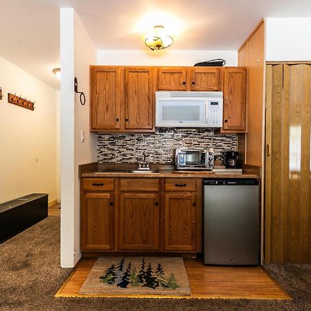 Cozy Studio W/Kitchenette And Balcony #212 At Donner Lake Village Truckee Exterior photo