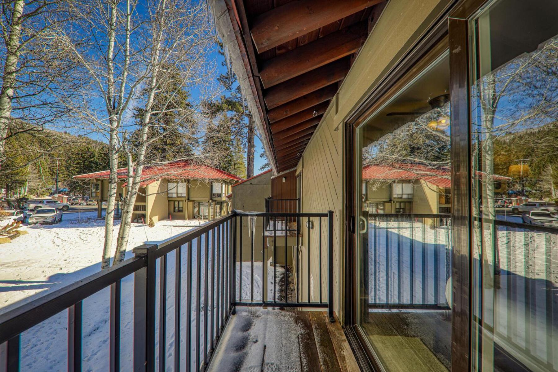 Cozy Studio W/Kitchenette And Balcony #212 At Donner Lake Village Truckee Exterior photo